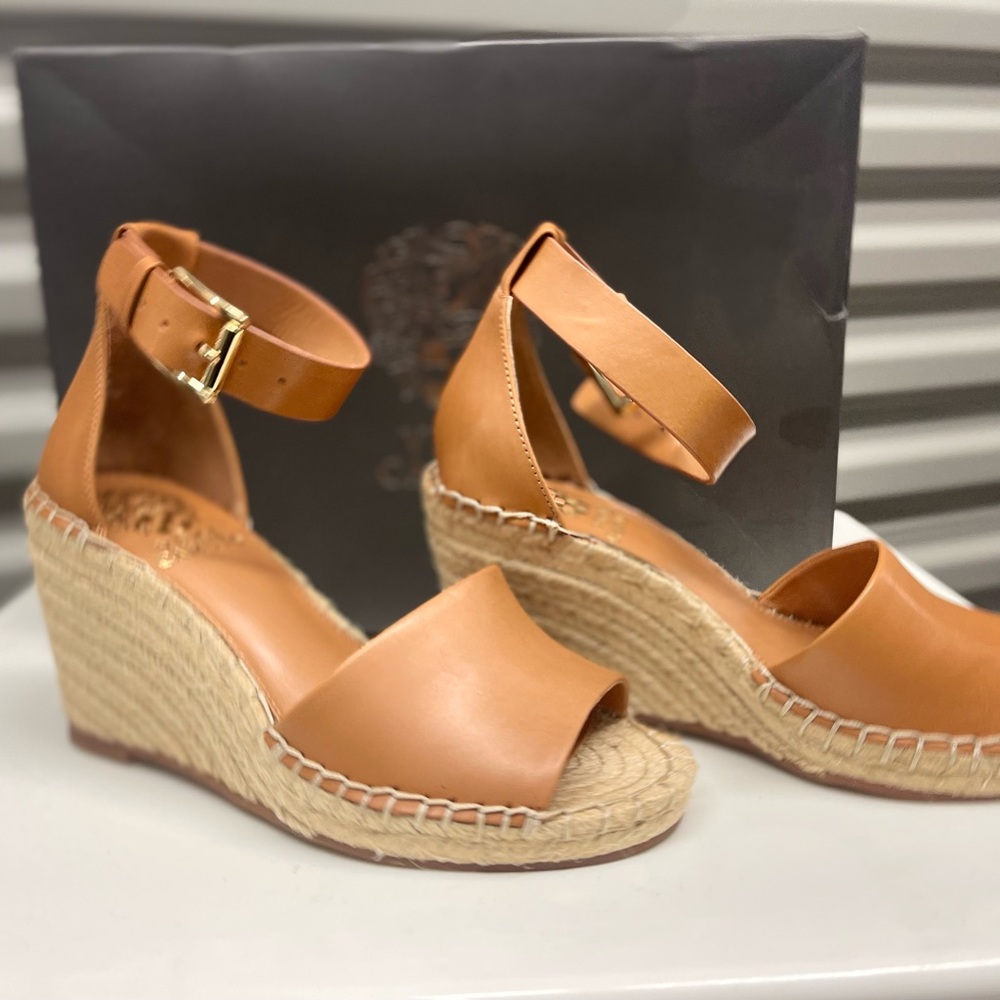 Vince Camuto wedge sandals size 6. Brand new and comfy